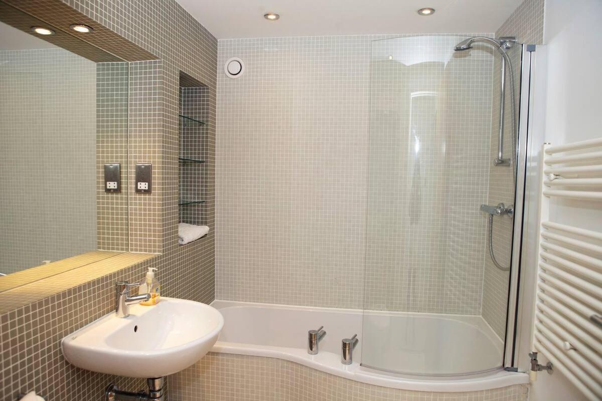Joivy Inviting Flat With Parking In Canonmills * Édimbourg